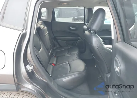 2019 Jeep Compass Limited 4X4 z USA, uszkodzony, nr VIN 3C4NJDCB7KT713488